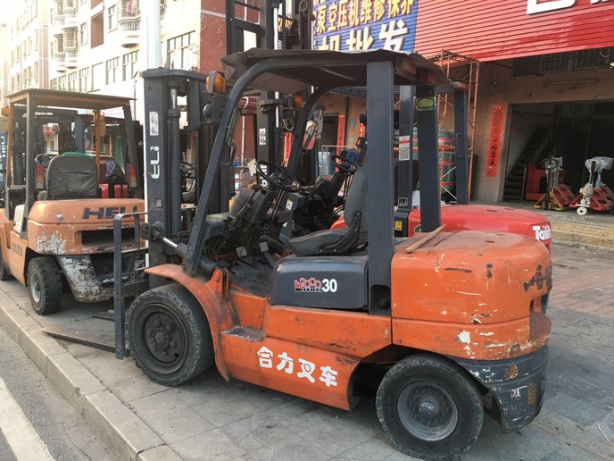 合力3噸 H2000 五十鈴發(fā)動機(jī)